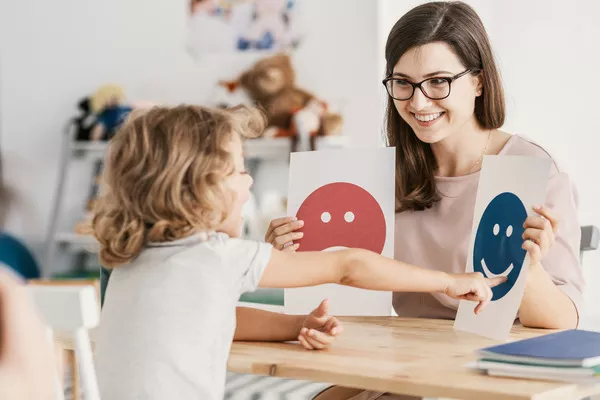 En este momento estás viendo Cómo preparar a tu hijo para su primera sesión de terapia